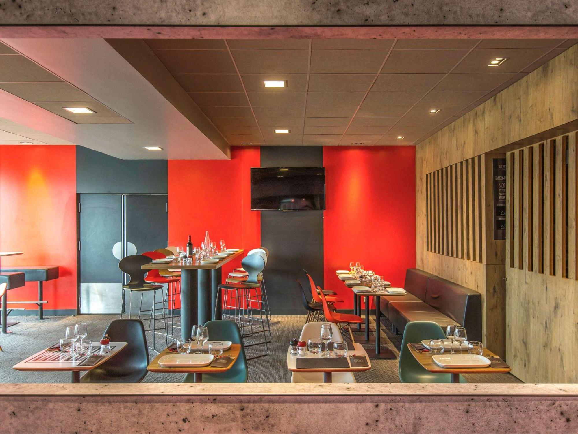 Hotel Ibis Pau Lescar Exterior foto