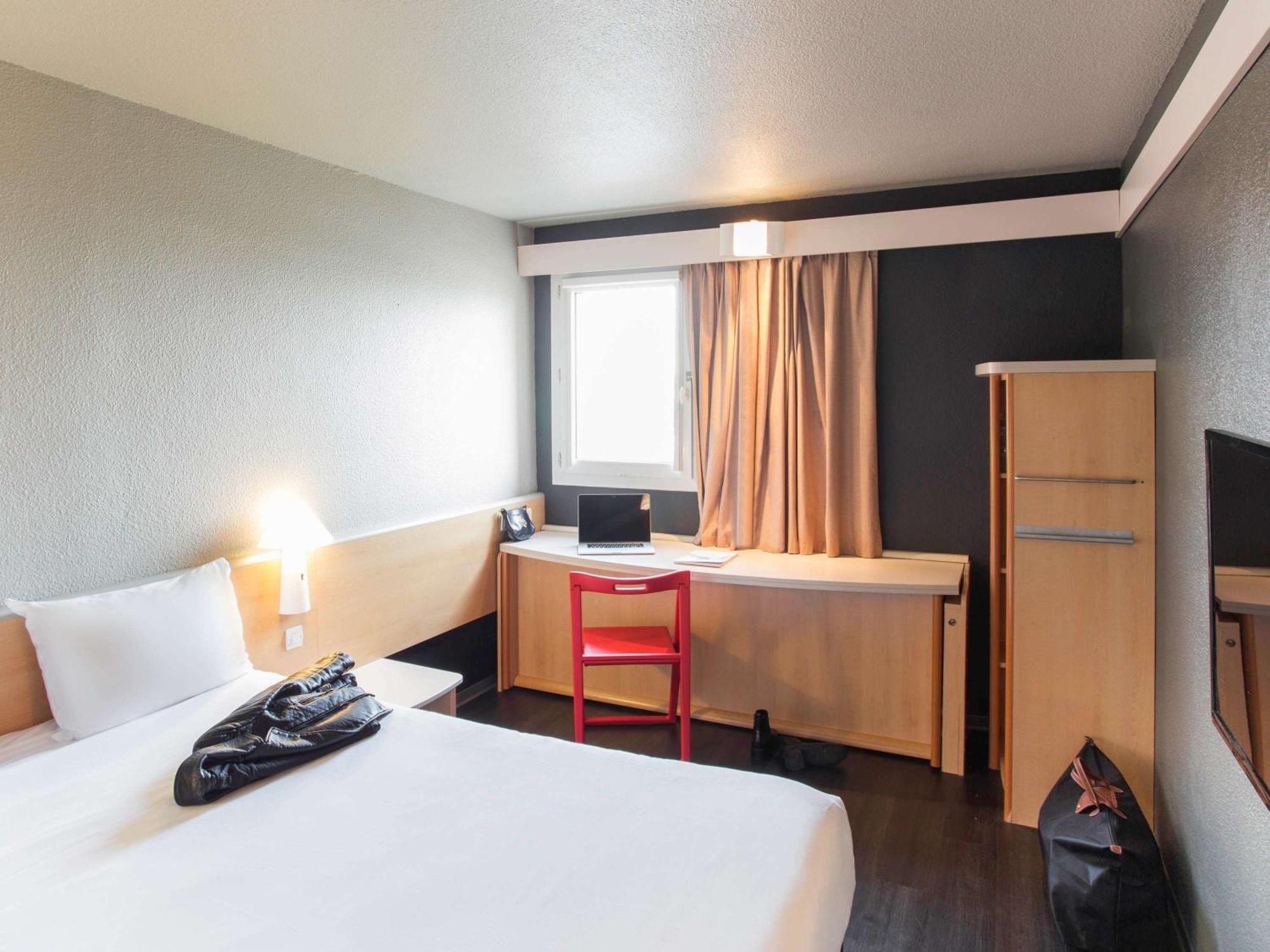 Hotel Ibis Pau Lescar Exterior foto