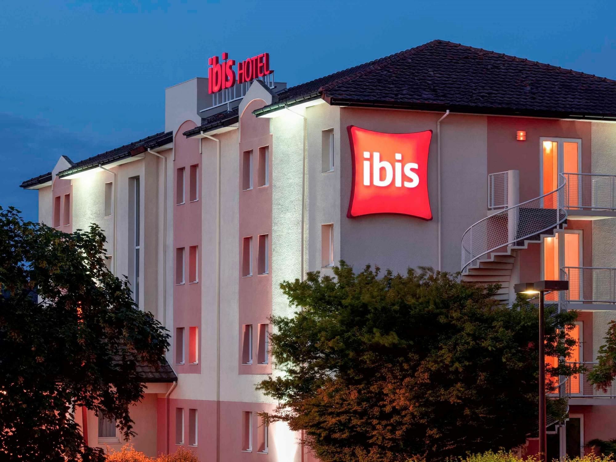 Hotel Ibis Pau Lescar Exterior foto