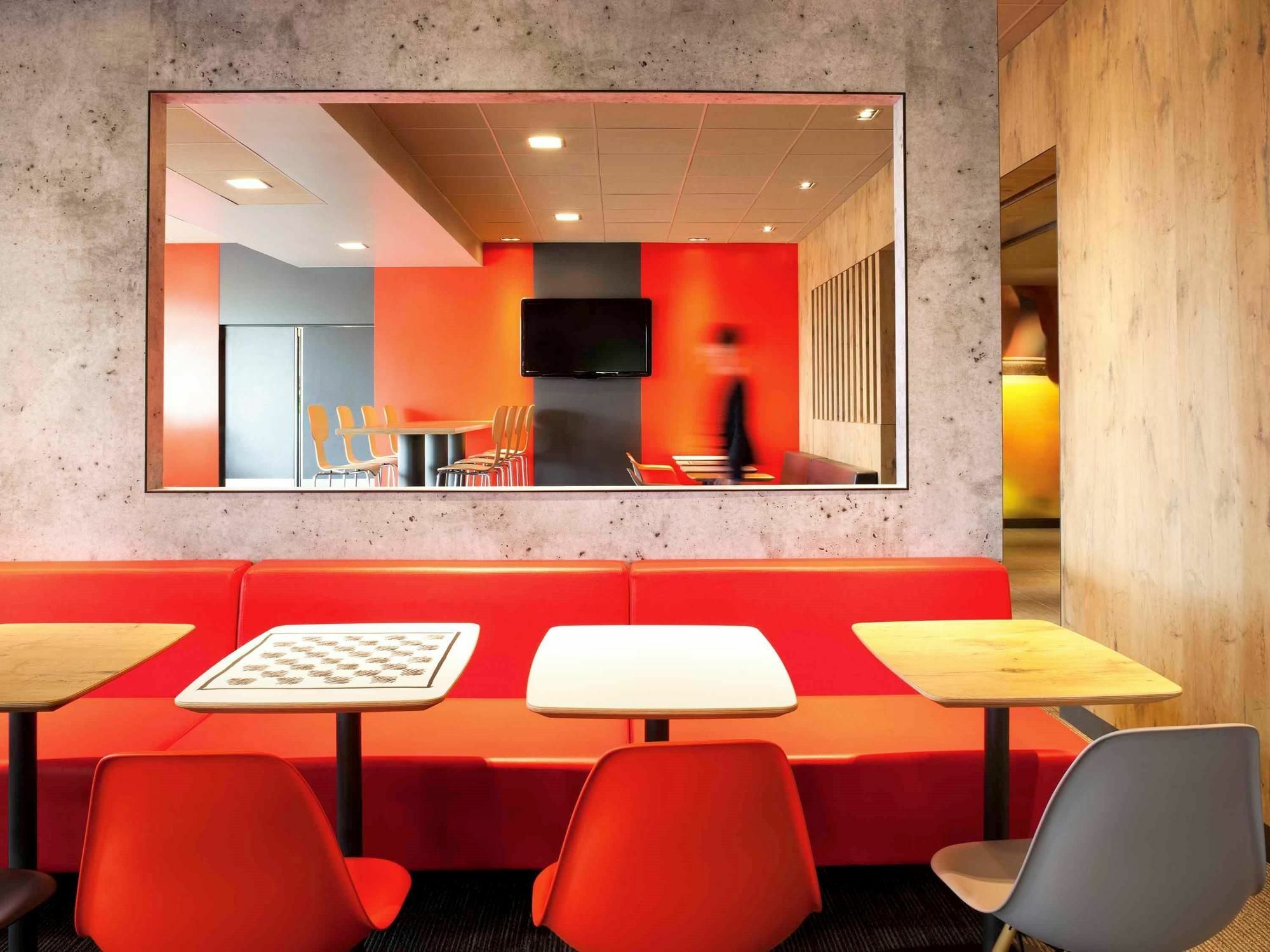 Hotel Ibis Pau Lescar Exterior foto